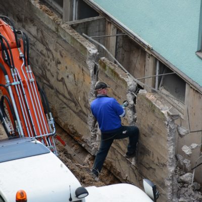 Dienstag, 14. März 2017: ein Mauerspecht bei der Arbeit